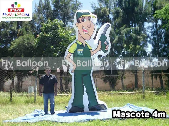 mascote inflável promocional frentista petrobras