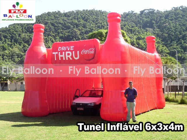 túnel inflável promocional drive thru coca cola