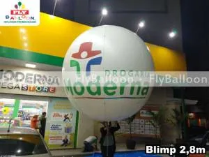 balao blimp aereo promocional drogaria moderna em Barra Mansa