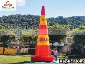 replica inflavel promocional cone de sinalizacao radio studio fm