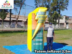 totem inflável promocional personalizado unisolar brasil
