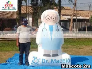 mascote inflável promocional dr maceió clínica popular