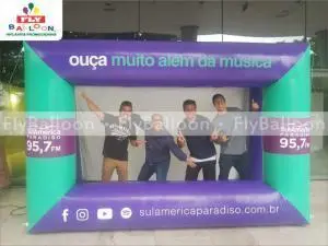 porta retrato inflável gigante promocional rádio sulamérica paradiso fm