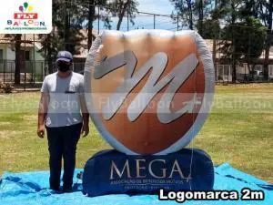 logotipo inflável promocional mega proteção veicular
