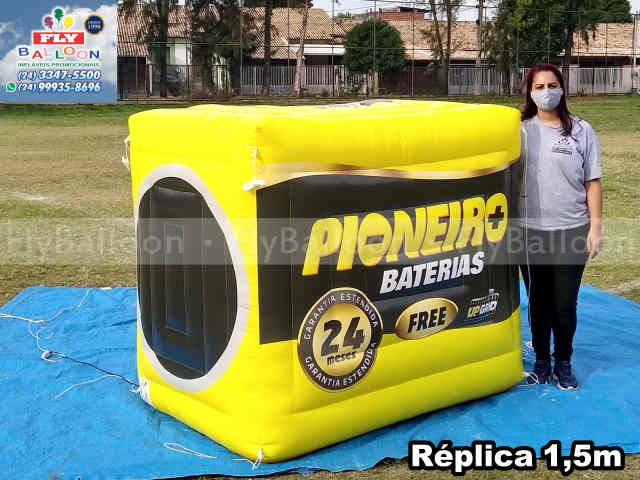 réplica inflável gigante promocional pioneiro baterias