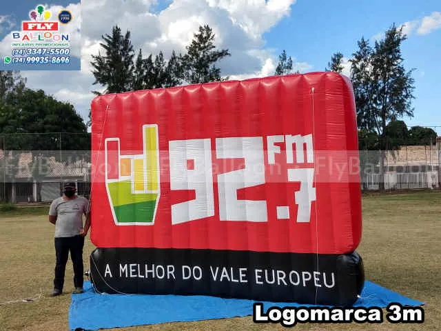 logomarca inflável gigante promocional rádio 92 fm