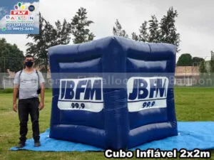 cubo gigante inflável promocional rádio JB fm