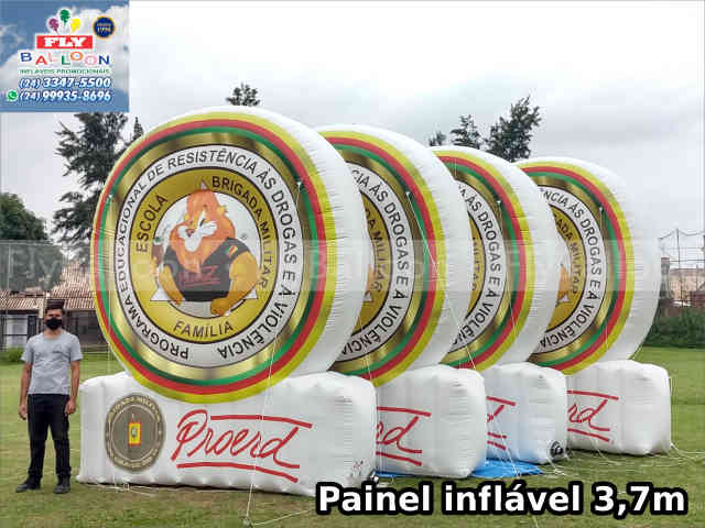 painéis medalhões infláveis gigantes promocionais proerd