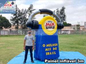 painel inflável gigante promocional rádio mix maringá