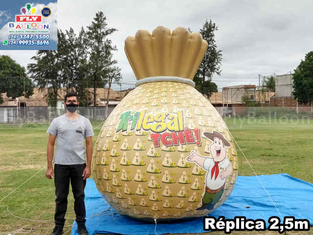 replica gigante inflável promocional saco dinheiro trilegal tchê