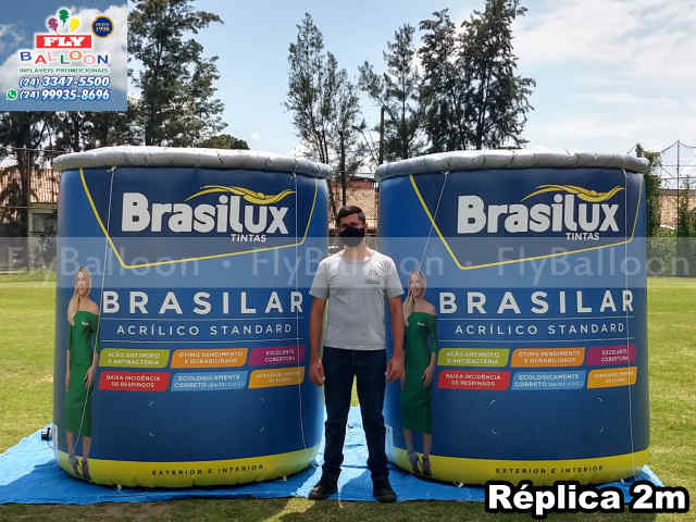 réplicas infláveis gigantes promocionais lata brasilux tintas brasilar