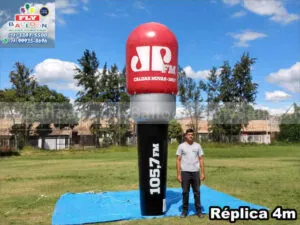 inflável gigante personalizado microfone rádio jovem pan fm caldas novas