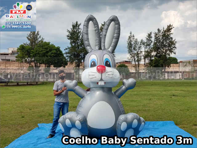 coelho baby inflável gigante promocional sentado