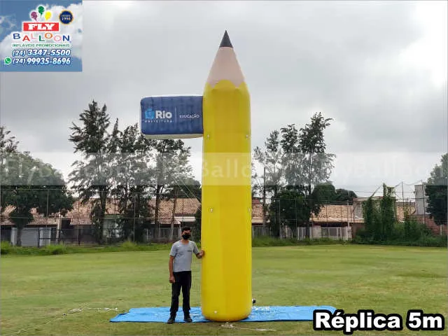 replica gigante inflável lápis amarelo secretaria educação prefeitura rio