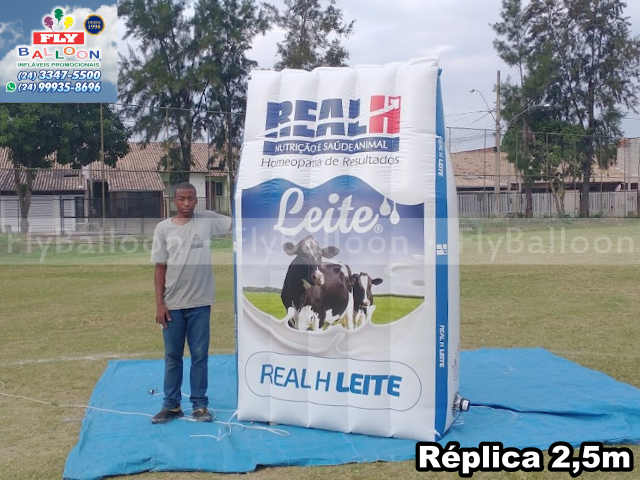 inflável gigante promocional real h nutrição e saúde animal leite