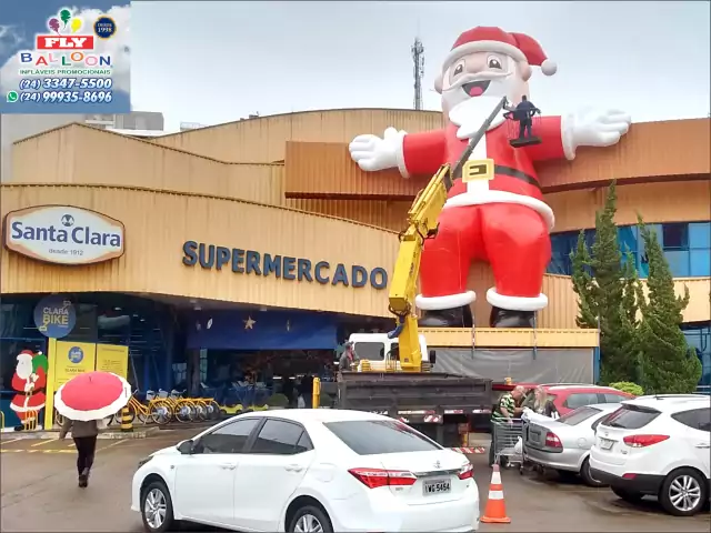 papai noel inflável em Belo Horizonte – Supermercado Santa Clara