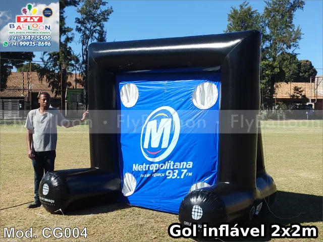 Chute no gol inflável promocional personalizado da Rádio Metropolitana FM de Foz do Iguaçu
